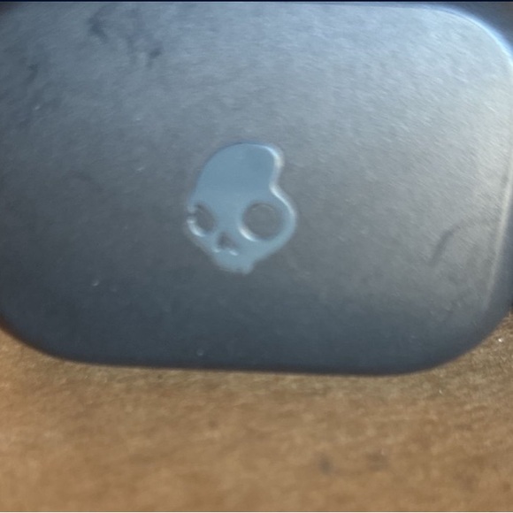 Skullcandy Earbuds - Picture 2 of 2